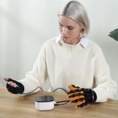 Yetişkinler  İçin El Rehabilitasyon Robotu C10 Modeli